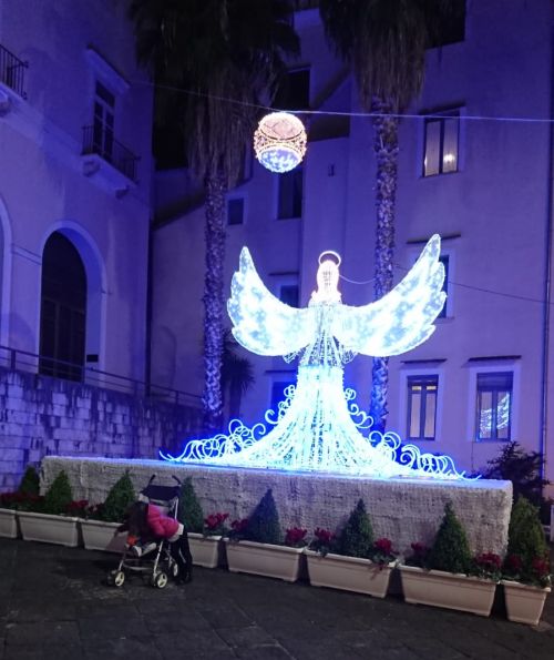 Luci Di Natale Salerno.Mercatini Di Natale A Salerno 2020 Foto Date Orari Eventi Come Arrivare Offerte Hotel Viaggi
